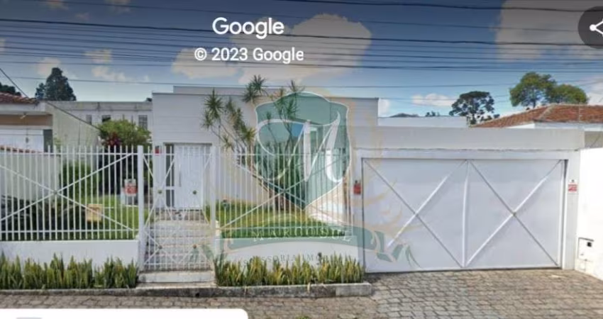 Excelente casa a venda no Ahu, com 290 m² num terreno de 522 m². Para Residencial ou Comercial. 5 Qto, 2 suite, gar 8 carros, 5 bh. Proximo a OAB.