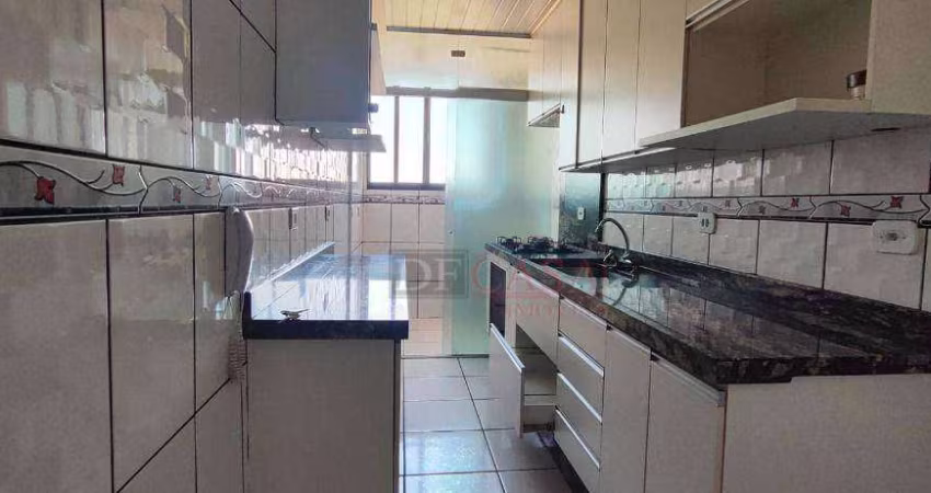 Apartamento em Vila Carmosina