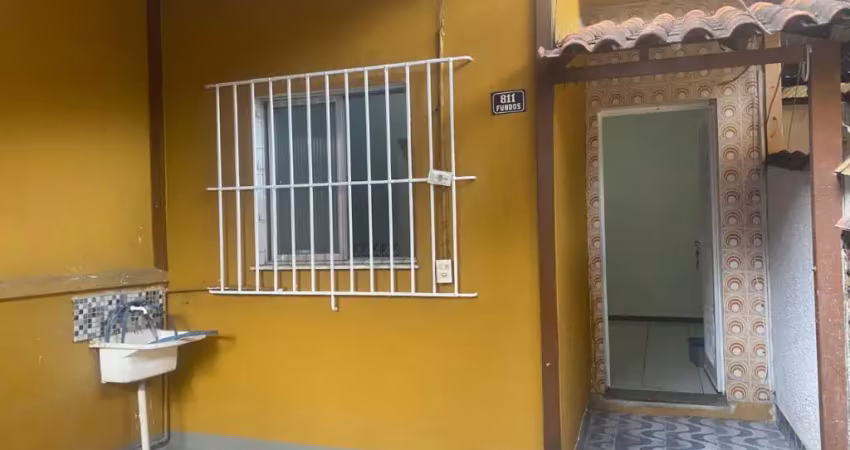 Casa com 2 quartos para alugar na Taquara, Rio de Janeiro 