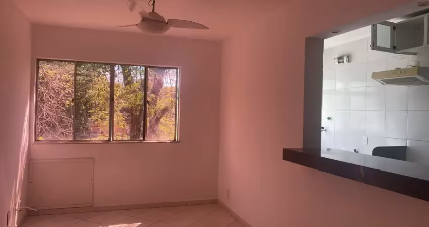 Apartamento com 1 quarto para alugar na Taquara, Rio de Janeiro 