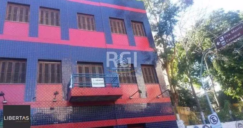 Predio comercial e residêncial com 283m² no centro histórico