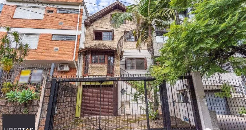 Casa para Venda - 330m², 4 dormitórios, sendo 3 suites, 2 vagas - Petrópolis