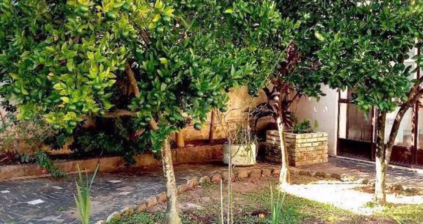 Casa para Venda - 170m², 4 dormitórios, sendo 1 suites, 2 vagas - Tristeza