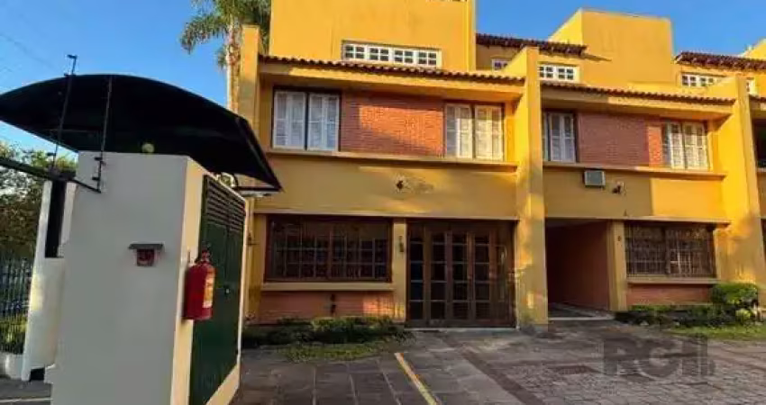 Casa em condomínio fechado com 3 quartos à venda na Rua General Gomes Carneiro, 80, Medianeira, Porto Alegre