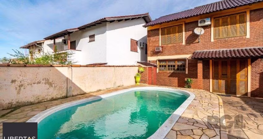 Casa sobrado na zona norte de 3 dormitórios 3 vagas e piscina