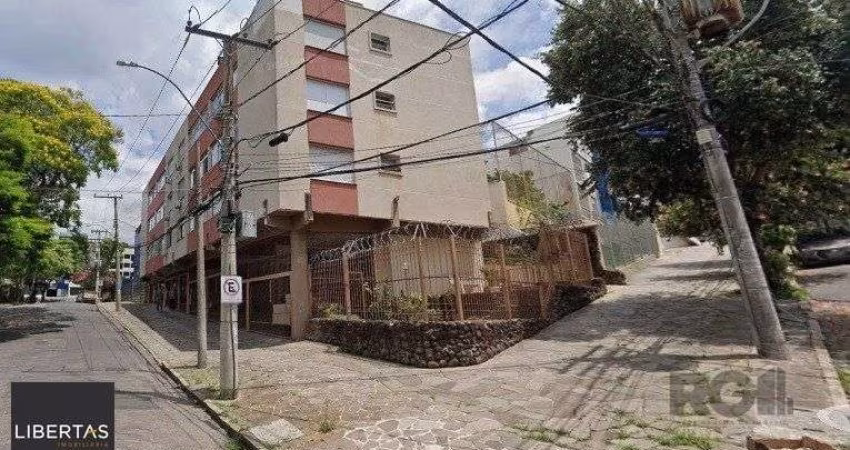 Apartamento no Petrópolis de 2 dormitórios e 2 vagas