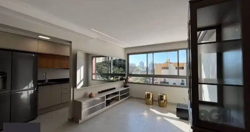 Apartamento com 3 quartos para alugar na Rua Cipó, 392, Passo da Areia, Porto Alegre