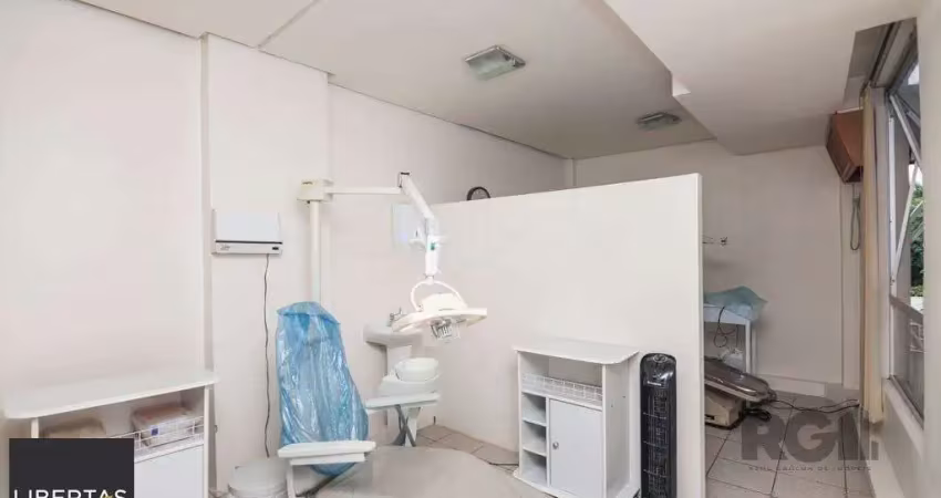 Sala comercial para alugar na Avenida Taquara, 572, Petrópolis, Porto Alegre