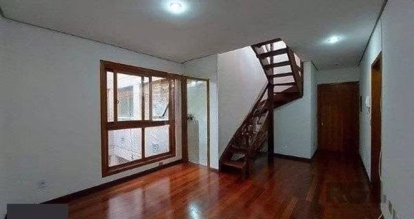 Cobertura de 2 Dormitórios com Terraço e Churrasqueira - 115m² - Petrópolis