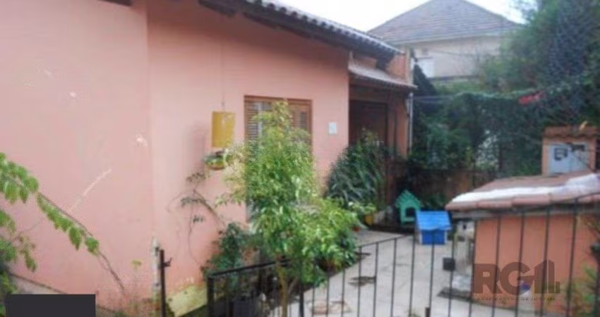 Casa 2 dormitórios no bairro Teresópolis