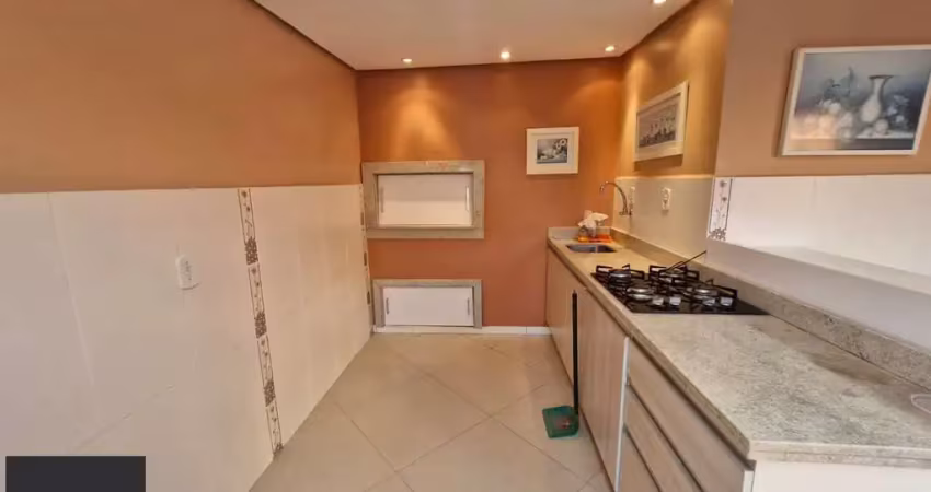 Ampla cobertura com 123m², 2 dormitórios, 1 vaga coberta por convenção.