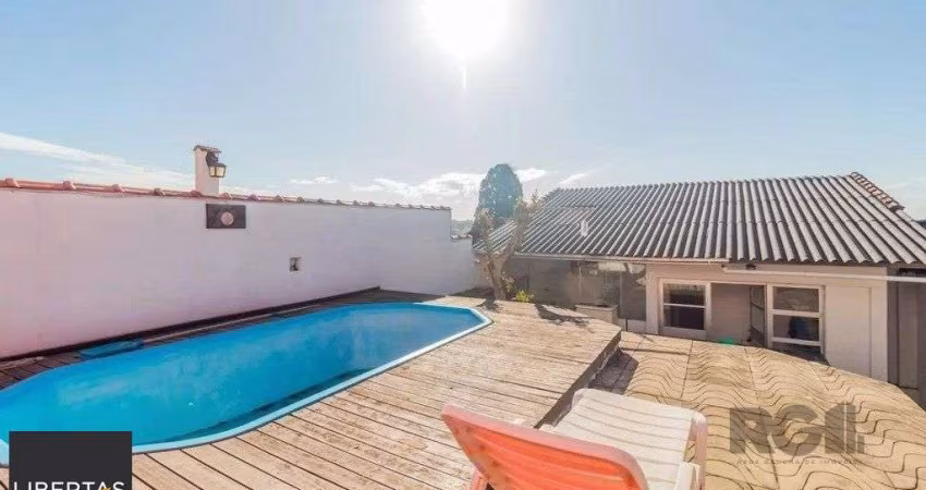 Casa com 3 dormitórios no bairro Cascata, Porto Alegre