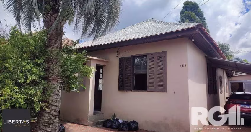 Pátio com 2 casas, 100,46 privativos 3 dorm e 57m², com 2 dorm zeferino dias