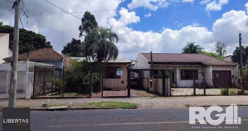 Casa 3 dorm, com anexo nos fundos na Zeferino Dias