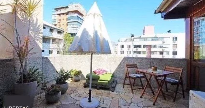 Vende-se bela cobertura 3 quartos com suíte, 2 vagas, dependencia completa em prédio com elevador - 220m² - Floresta