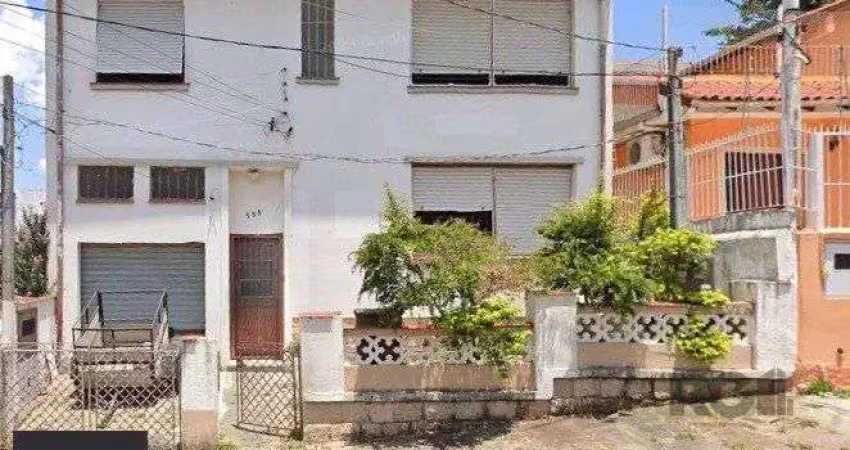 Casa com 3 quartos à venda na Rua Umbú, 389, Passo da Areia, Porto Alegre
