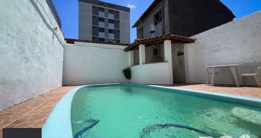 Casa com 3 quartos à venda na Rua Enfermeiro Ventura, 262, Vila Nova, Porto Alegre