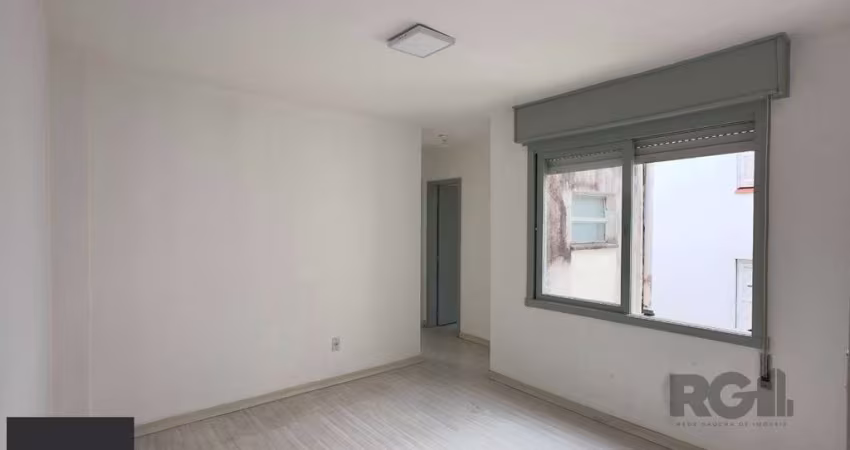 Apartamento 2 dormitórios ensolarado, com vaga de garagem no Menino Deus