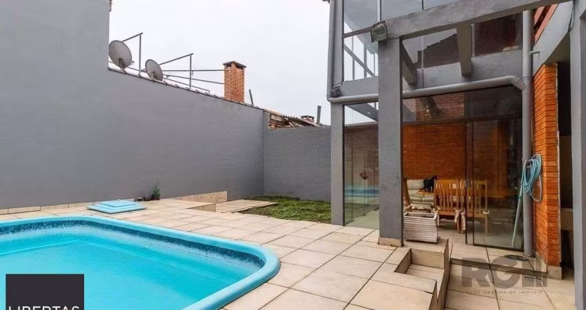 Casa de 245m² com 5 dormitórios no bairro Sarandi