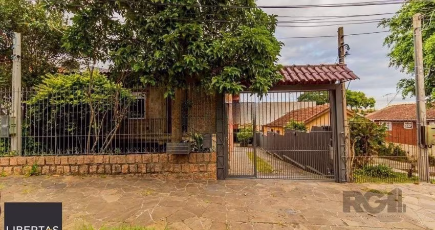Casa de 4 dormitórios no bairro Espírito Santo
