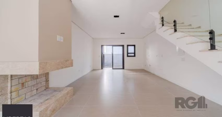 Casa de 3 dormitórios no bairro Hípica