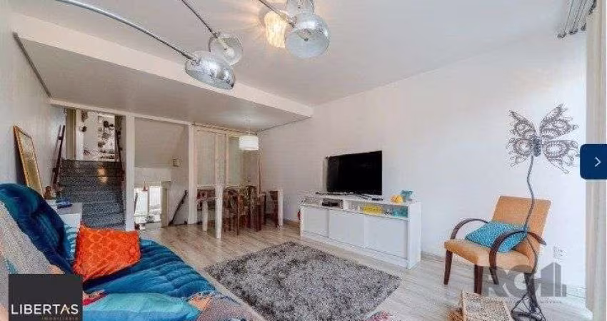 Casa em Condominio Fechado com 03 dormitórios no Bairro Camaquã