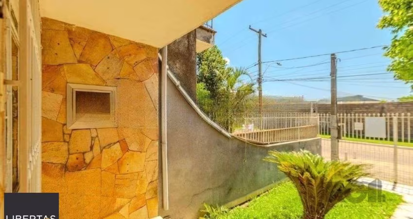 Casa de 3 dormitórios no bairro Rubem Berta