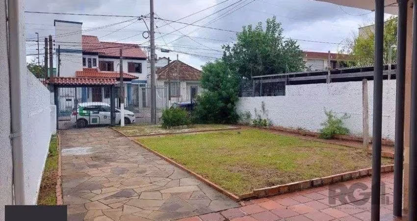 Casa de 2 dormitórios no bairro Sarandi