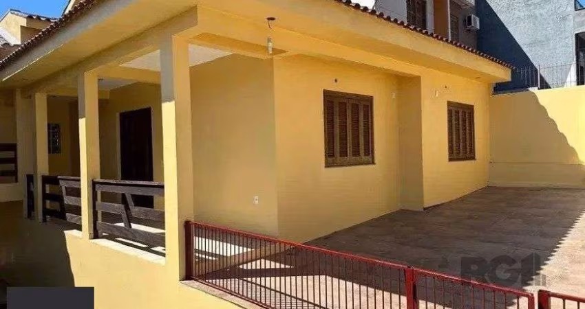 Casa de 3 dormitórios com 144m², no bairro Lomba do Pinheiro