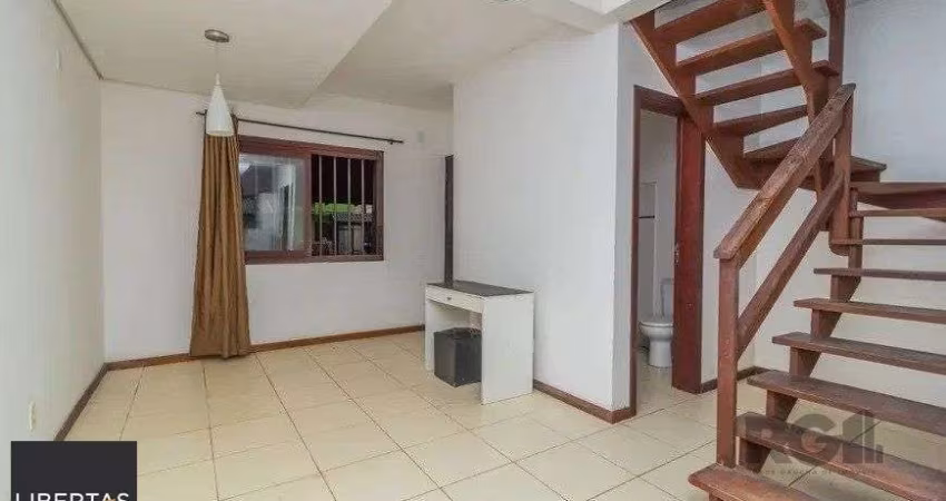 Casa 110m² - 3 dormitórios, 1 vaga no bairro Aberta dos Morros