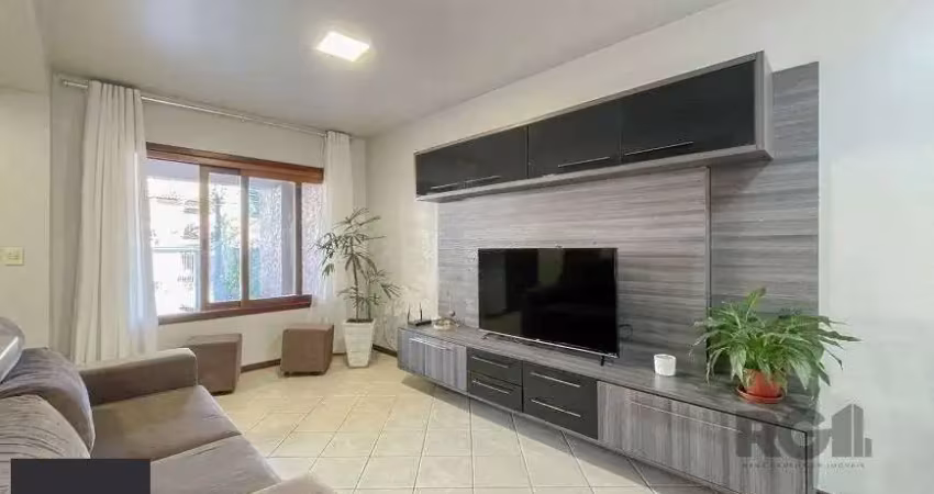 Excelente casa de 121m² com 3 dormitórios e 2 vagas.