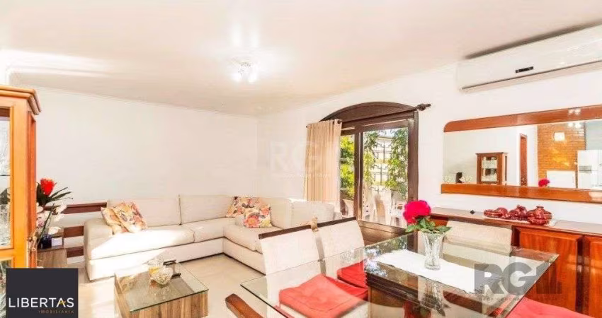 Casa de 266m² - 5 dormitórios, 5 vagas no bairro São João
