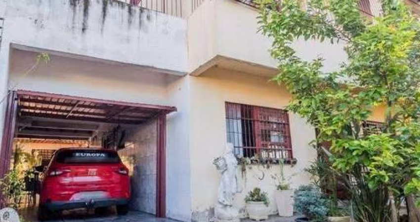 Sobrado de 215m² - 4 dormitórios, 5 vagas no bairro Passo das Pedras