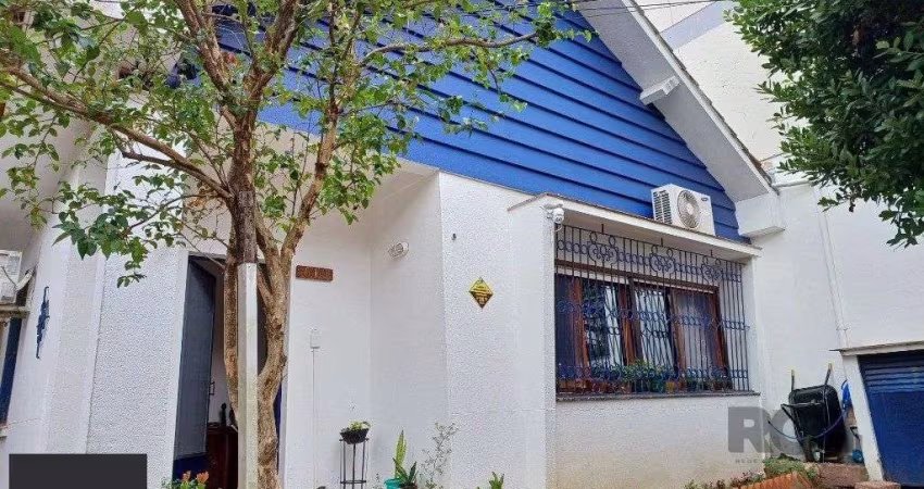 Casa averbada, ampla e ensolarada!