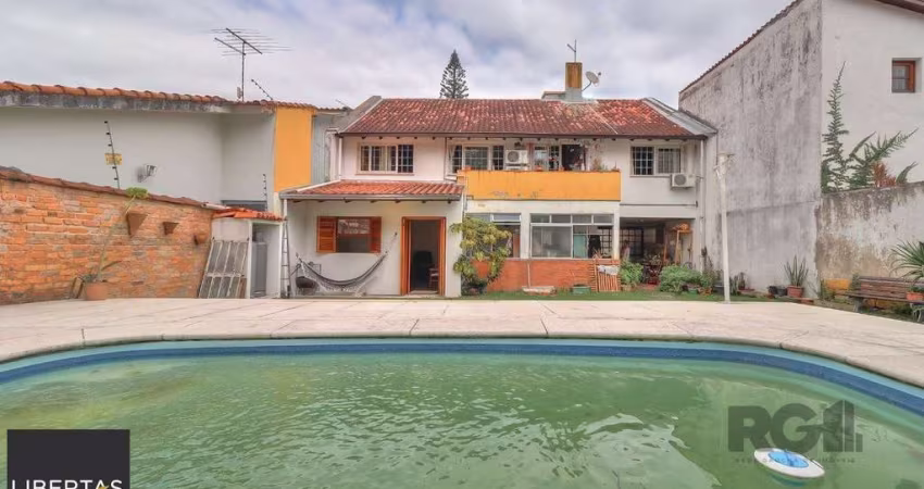 Casa a venda composta de 4 dormitórios no bairro Jardim Isabel em Porto Alegre