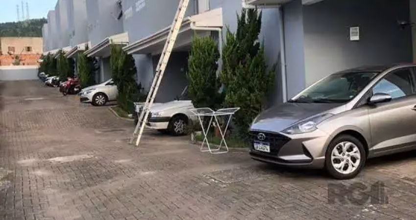 Sobrado aconchegante em condomínio no jardim carvalho