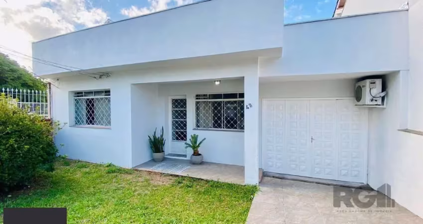 Casa com 3 quartos à venda na Rua Doutor João Simplício Alves de Carvalho, 45, Vila Ipiranga, Porto Alegre
