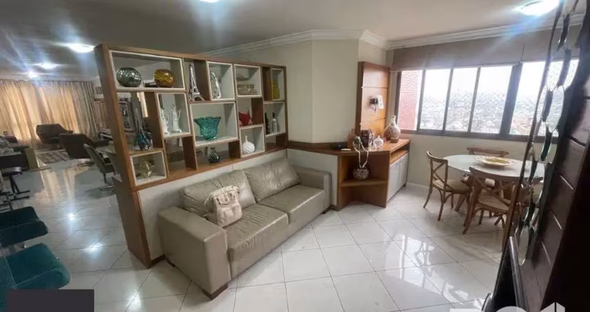 Apartamento com 3 dormitórios, 1 suíte, lavabo, 2 vagas cobertas, semimobiliado, churrasqueira e lareira.
