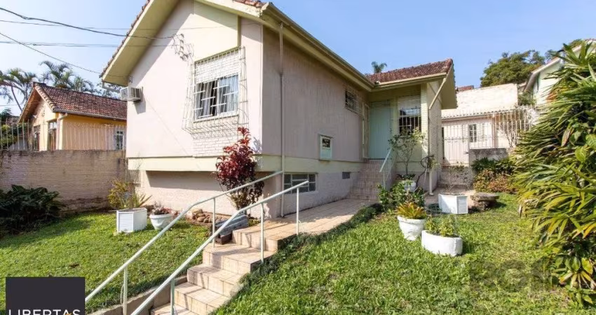 Casa em condomínio aberto, 3 quartos, edicula com 1 quarto - Bairro Santa Tereza