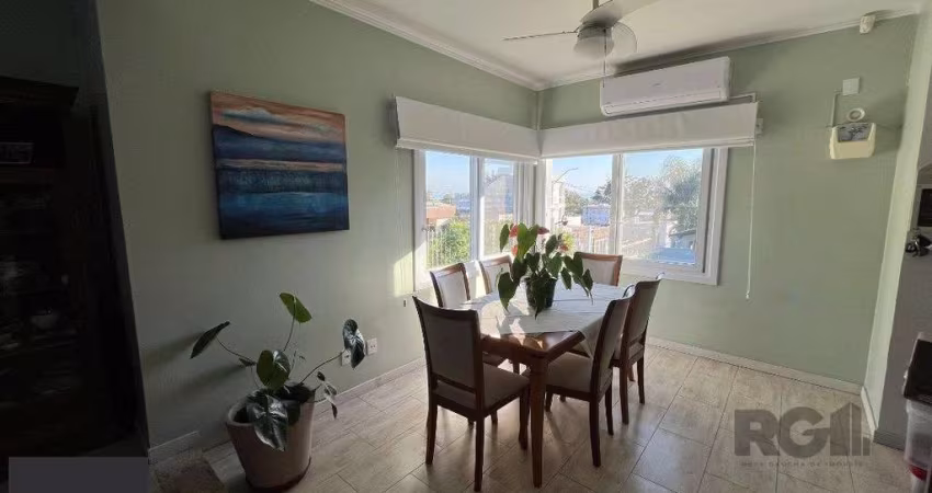 Sobrado com vista para o Rio,  3 quartos, suite, pátio - Guarujá