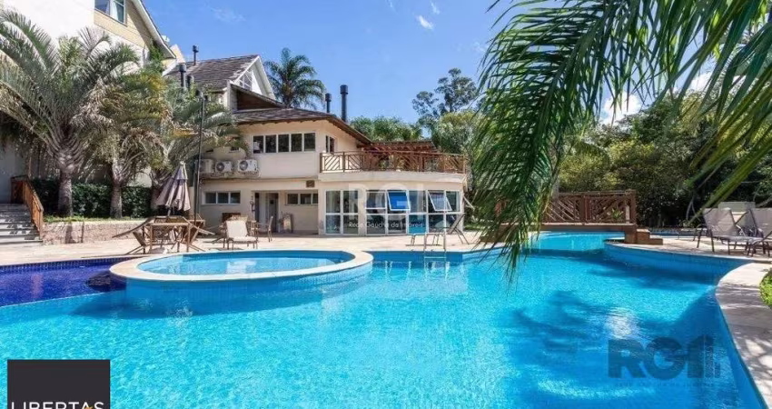 Casa em condomínio para venda com 3 dormitórios, sendo 1 suíte no bairro Teresópolis