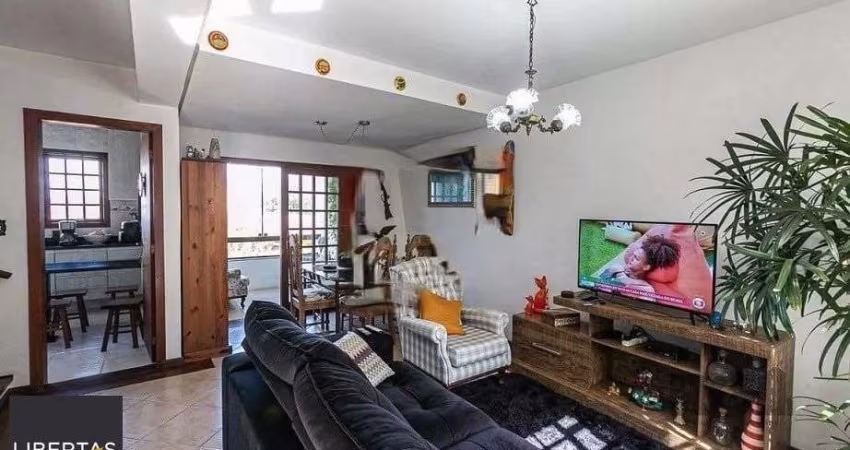 Casa com 161m² e 3 dormitórios com suíte, piscina no bairro Espírito Santo em PORTO ALEGRE