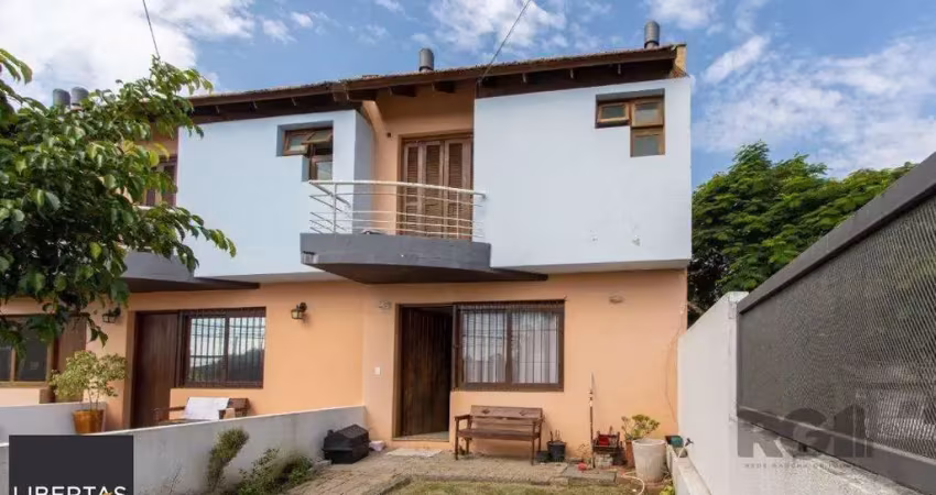 Excelente oportunidade de casa à venda em condomínio fechado no reserva guarujá, localizado na avenida da serraria em porto alegre.