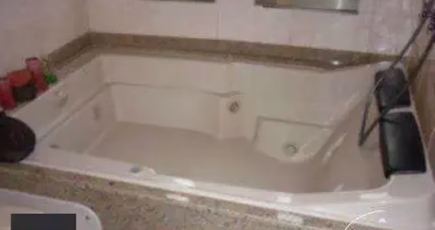Casa com 4 dormitórios, sendo uma suíte , e 530 area privativa