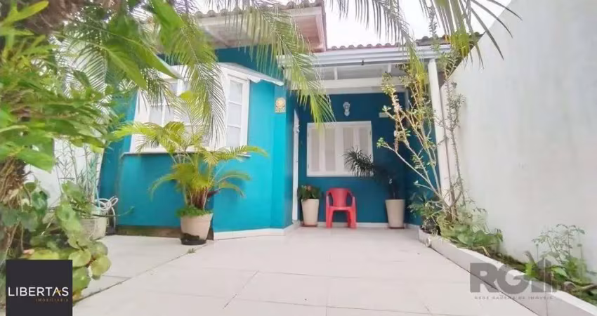 Casa com 2 quartos à venda na Rua Bernardo Profes, 30, Hípica, Porto Alegre