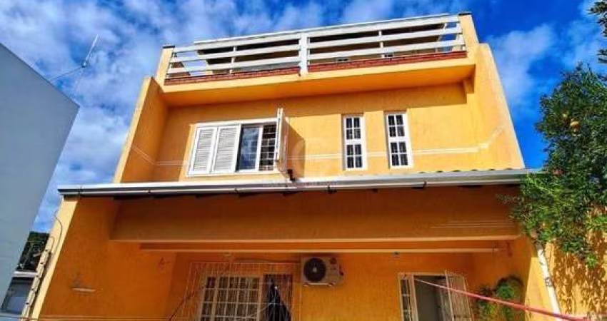 Casa 3 dormitórios na melhor localização do bairro Partenon