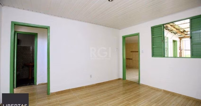 Casa para Venda - 49m², 2 dormitórios, 1 vaga - Jardim Carvalho