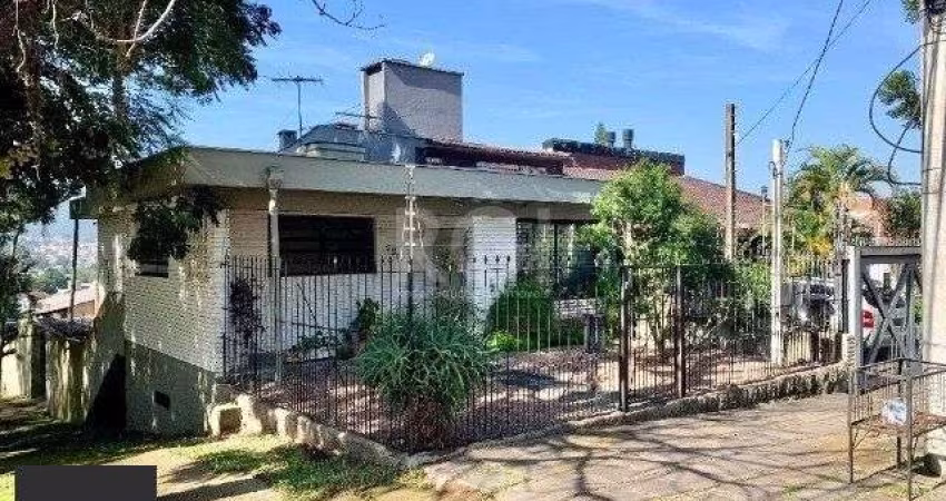 Casa de 3 dormitórios no bairro Bom Jesus
