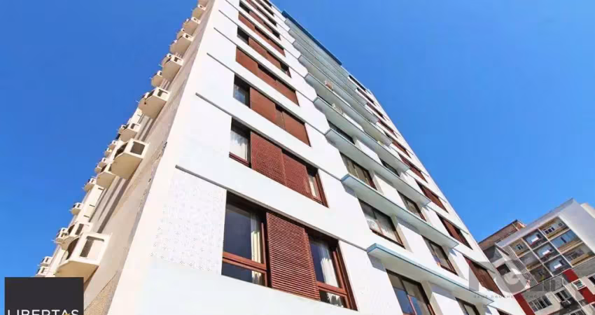 Apartamento de três quartos, suíte e uma vaga de garagem no bairro independência em porto alegre.