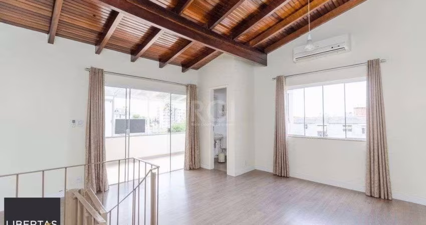 Cobertura semi mobiliada com 2 dormitórios, terraço com churrasqueira e 1 vaga de garagem no bairro Santo Antonio